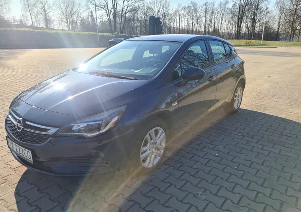 Opel Astra cena 34900 przebieg: 123000, rok produkcji 2017 z Kielce małe 92